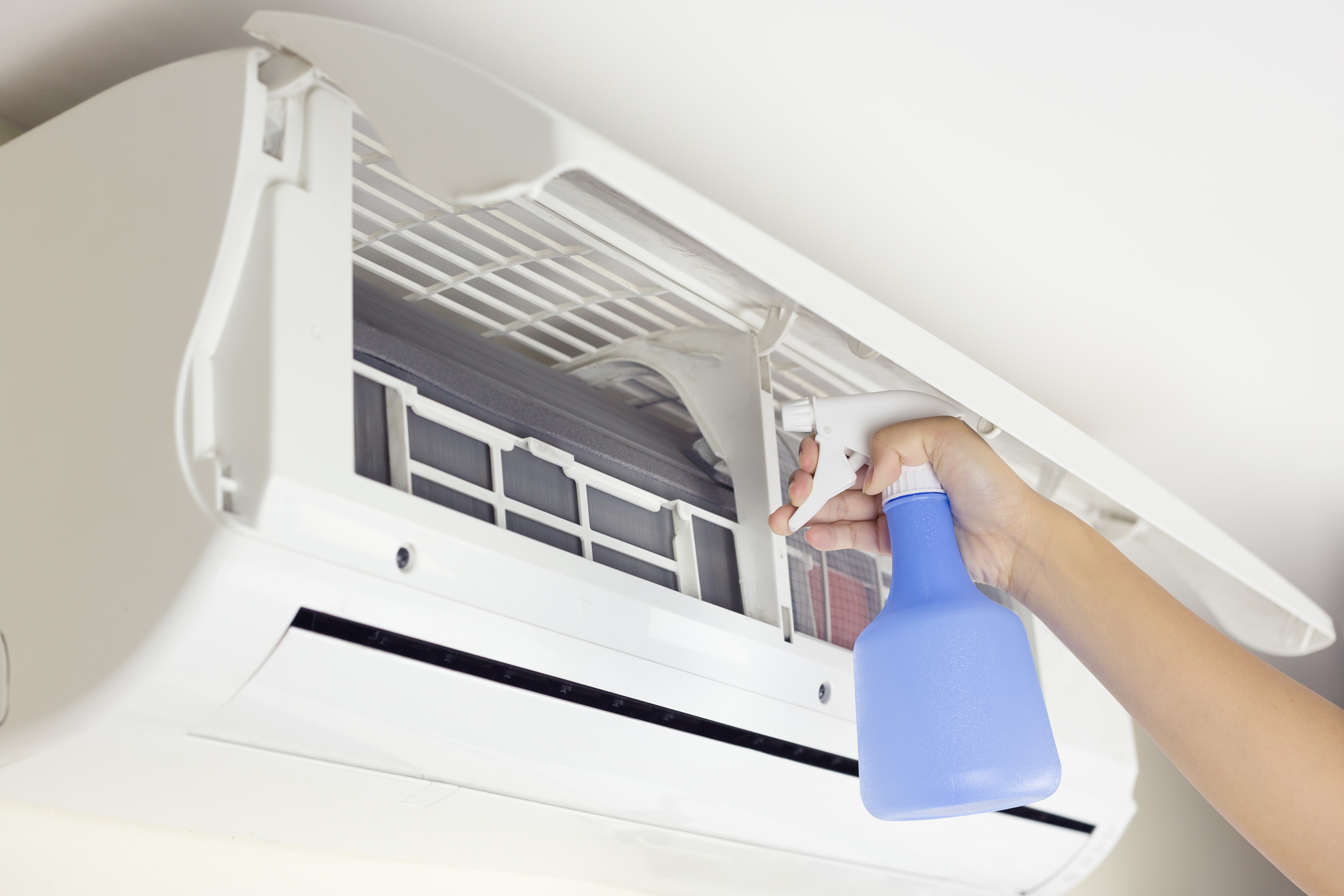 Comment désinfecter la climatisation d’une maison ?